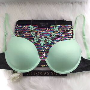 Victoria’s Secret Mint Green Pushup Bra Size 32C